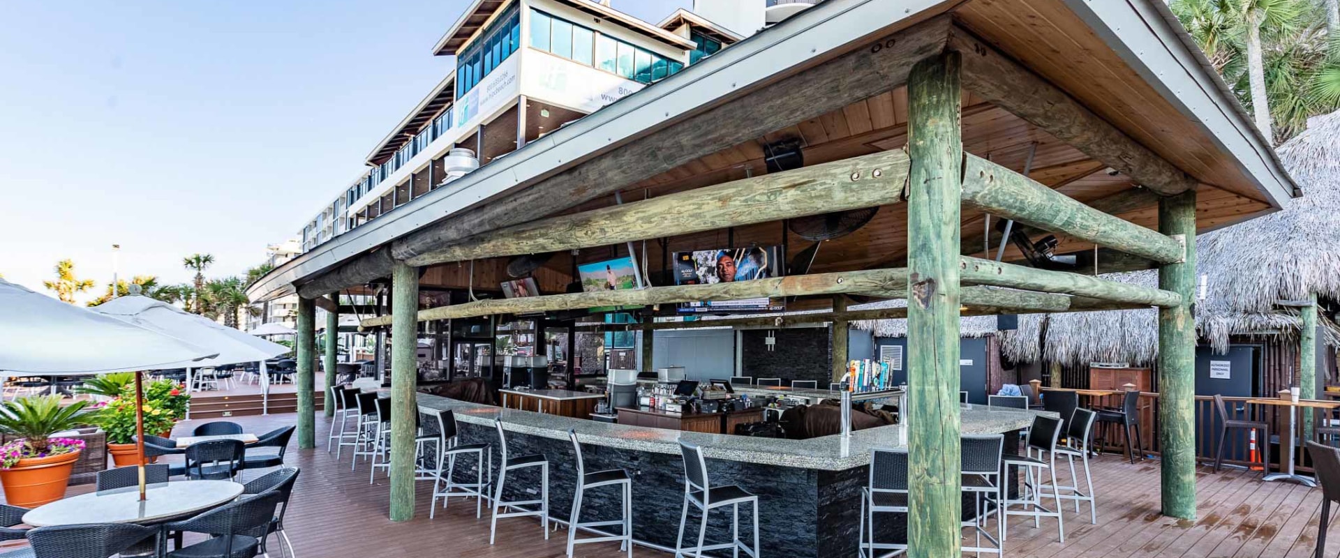 Exploring the Best Outdoor Restaurants and Rooftop Bars in Panama City, Florida